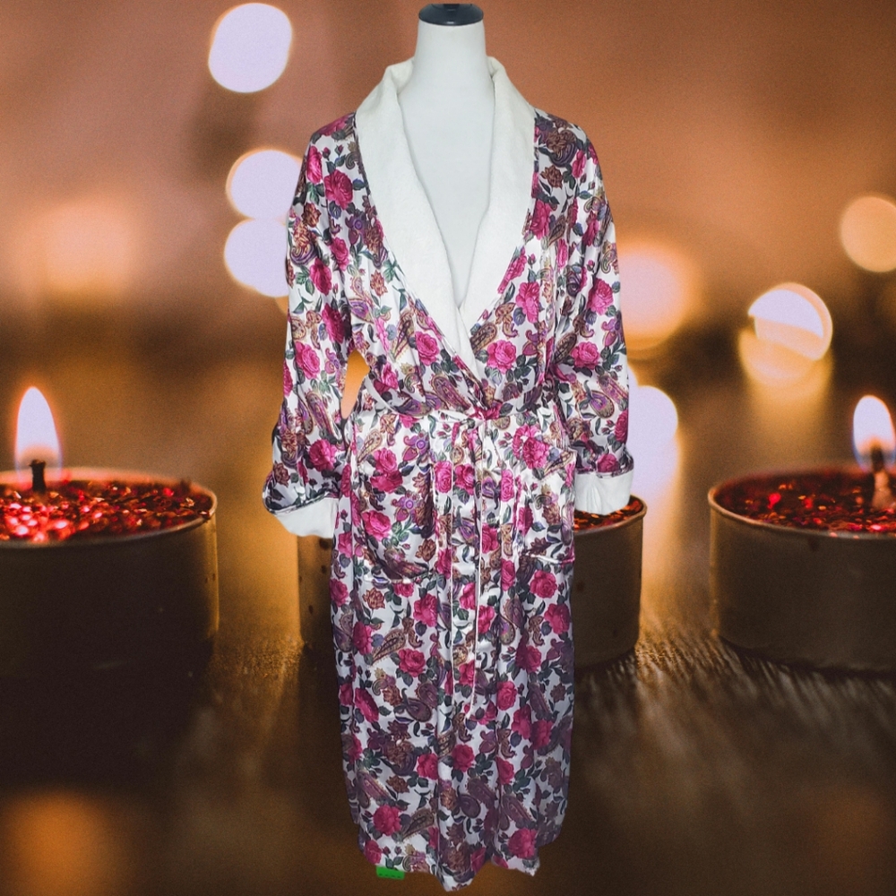 Cachet Gold Label Vintage 80's Silky Soft Paisley & Roses Robe